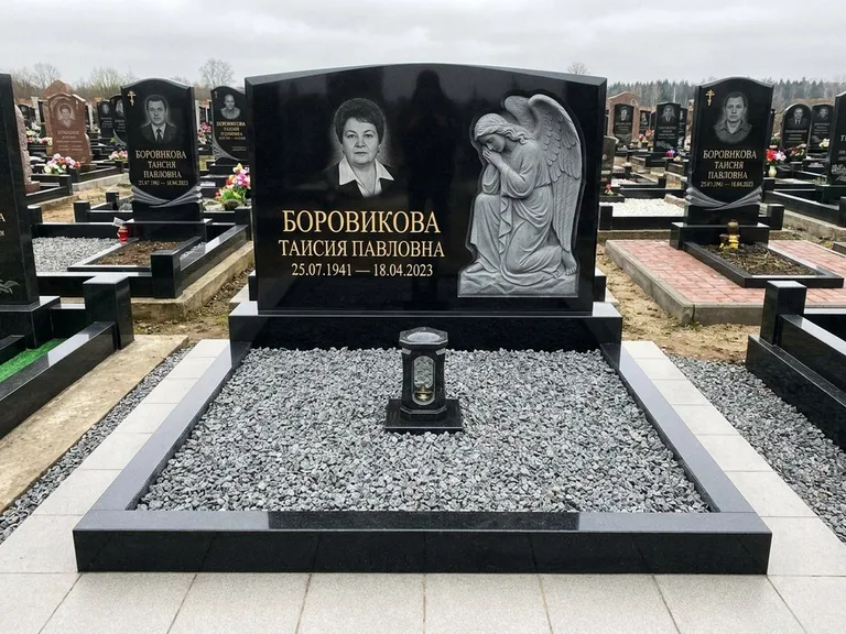 Памятник с барельефом — выполненная работа 38 в Туле