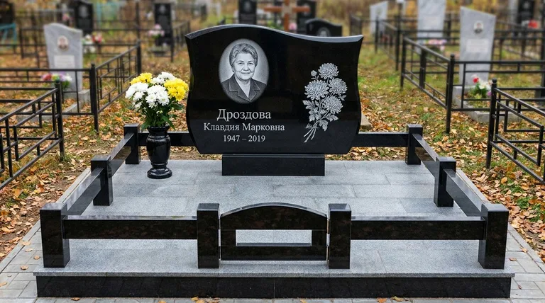 Памятник с гравировкой хризантем — выполненная работа «Дроздова» в Туле