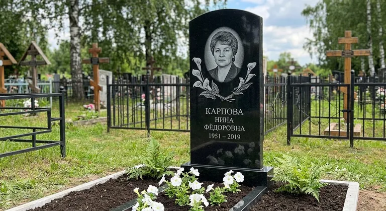 Памятник с гравировкой калл — выполненная работа «Карпова» в Туле