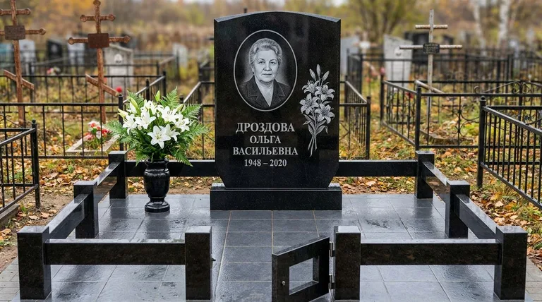 Памятник с гравировкой лилий — выполненная работа «Дроздова» в Туле