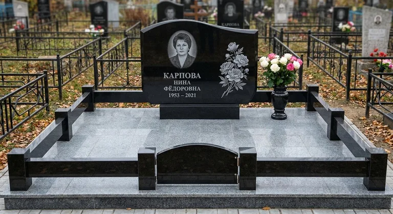 Памятник с гравировкой пионов — выполненная работа «Карпова» в Туле