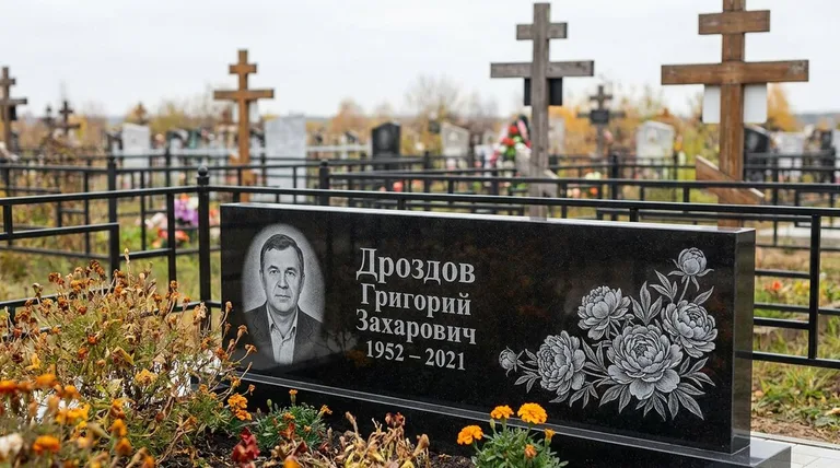 Памятник с гравировкой пионов — выполненная работа «Дроздов» в Туле