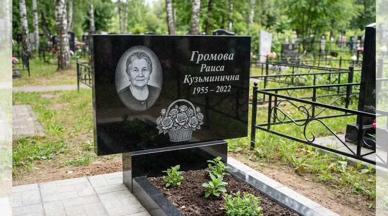 Памятник с гравировкой роз — выполненная работа «Громова» в Туле