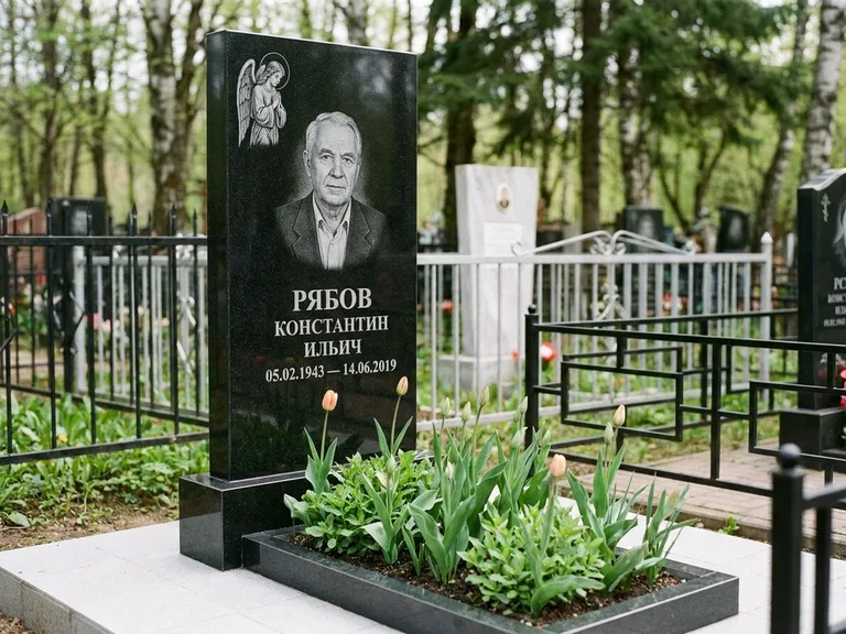 Памятник с гравировкой ангела — гравировка ангела с крестом рядом с эпитафией, работа «Фаддеев» в Туле