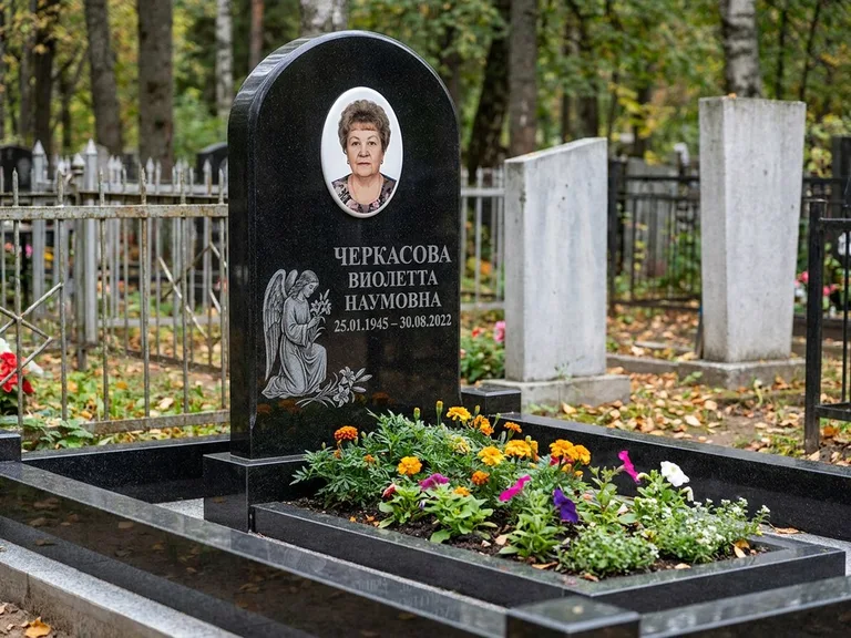 Памятник с гравировкой ангела — гравировка ангела с крестом рядом с эпитафией, работа «Журавлёва» в Туле