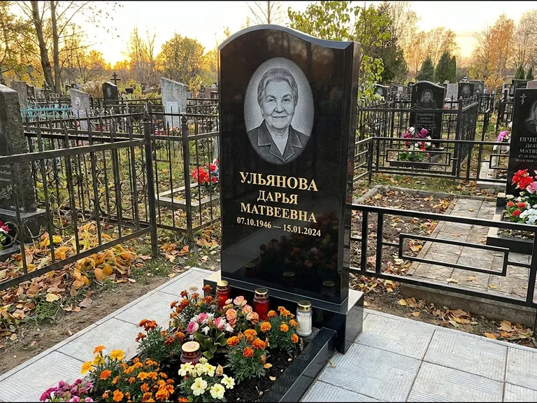 Гравировка портрета на чёрном граните — выполненная работа 12 в Туле