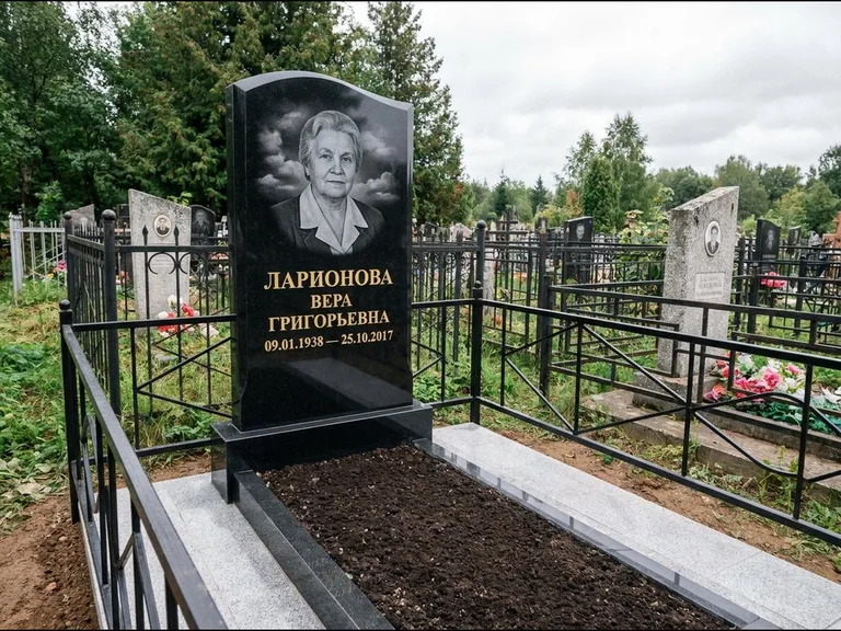 Гравировка портрета на чёрном граните — выполненная работа 16 в Туле