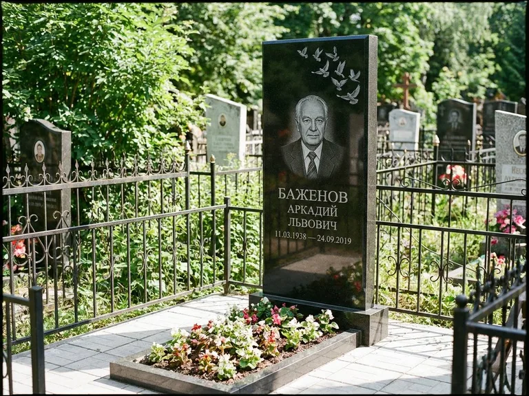 Памятник с гравировкой голубей — гравировка стаи голубей, взлетающей от угла стелы, работа «Баженов» в Туле