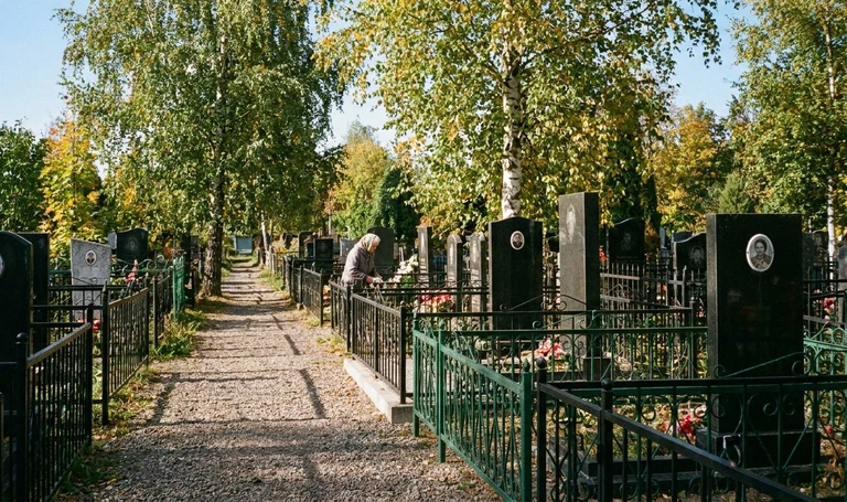 Памятники на Александровском кладбище в Иркутске