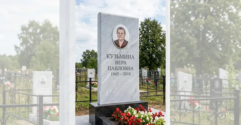 Мраморный памятник, Памятники мастерской «Мастер Каменев» на кладбищах Самары