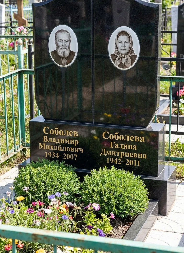 Аллея на Хохряковском кладбище под Ижевском