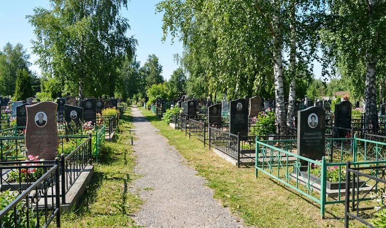 Памятники на Успенском (Центральном) кладбище в Сочи