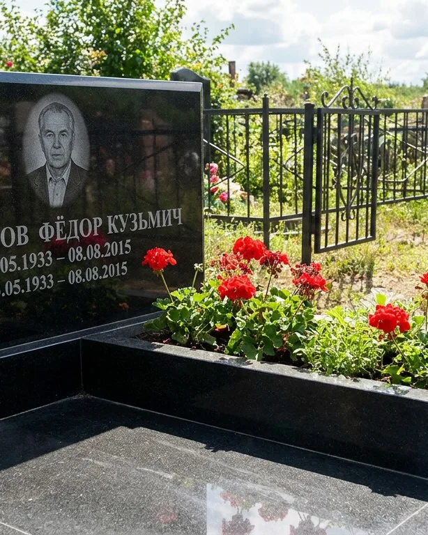 Двойной памятник под ключ с крестом в Туле