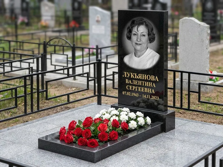 Портрет на памятнике в Туле — Ч/б портрет → гравировка на стандартном комплексе