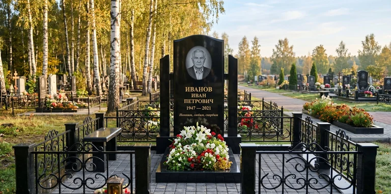 Установка памятника на могилу под ключ в Туле — гранитный мемориальный комплекс, ограда, плитка, благоустройство