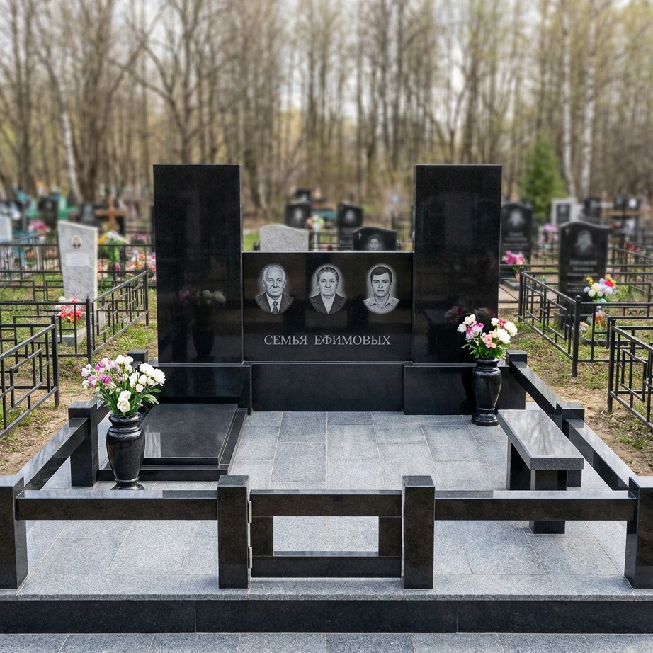 Пример дизайна: Семейный мемориальный комплекс из чёрного гранита — фото и цена