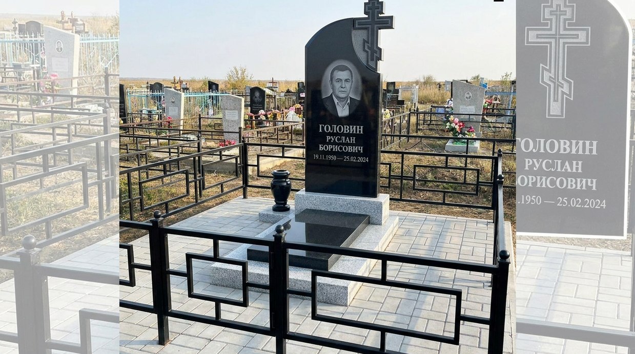 Пример дизайна: Гранитный памятник с православным крестом и портретом — фото и цена